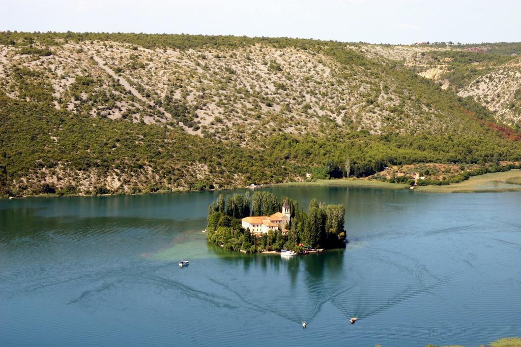 Andela Home - Krka Waterfalls Lozovac Ngoại thất bức ảnh